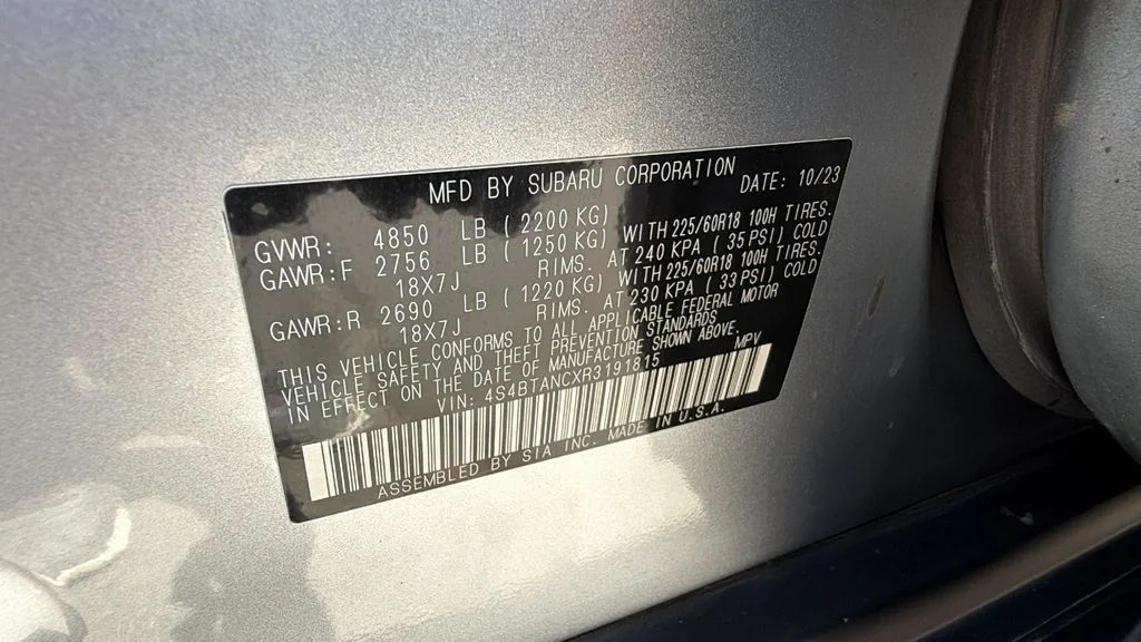 Used 2024 Ice Silver Metallic Subaru Limited image 30