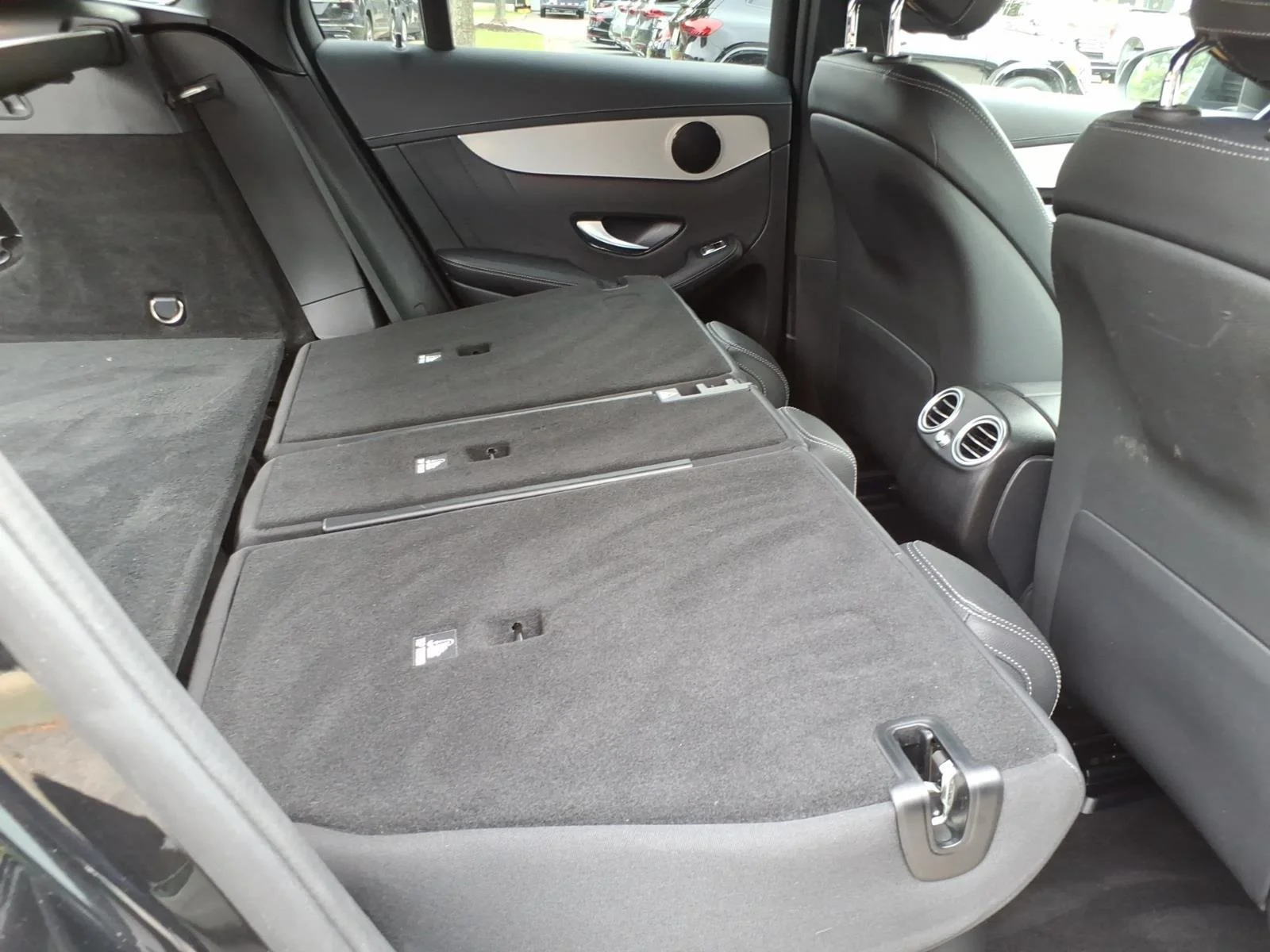 Used 2023 Black Mercedes-Benz GLC 300 image 30