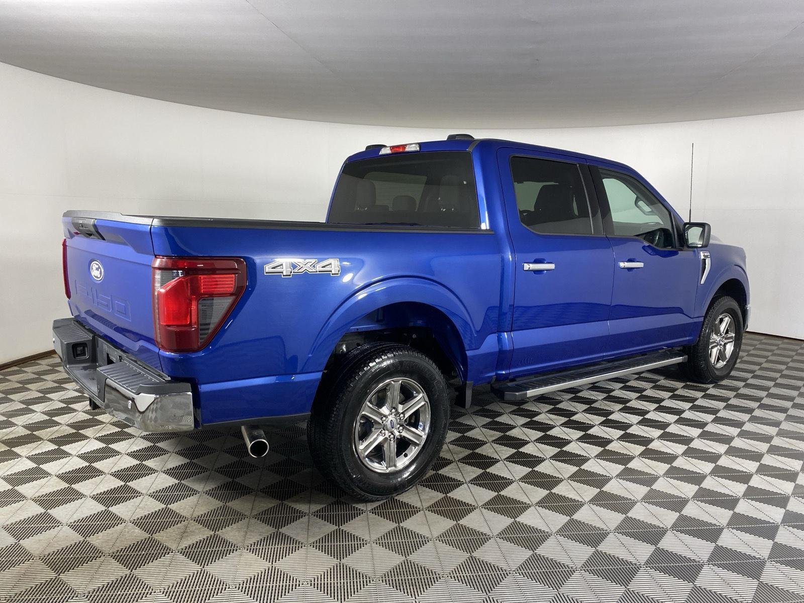 Used 2025 Atlas Blue Ford XLT image 7