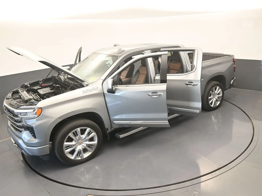 Used 2024 Sterling Gray Metallic Chevrolet High Country image 78