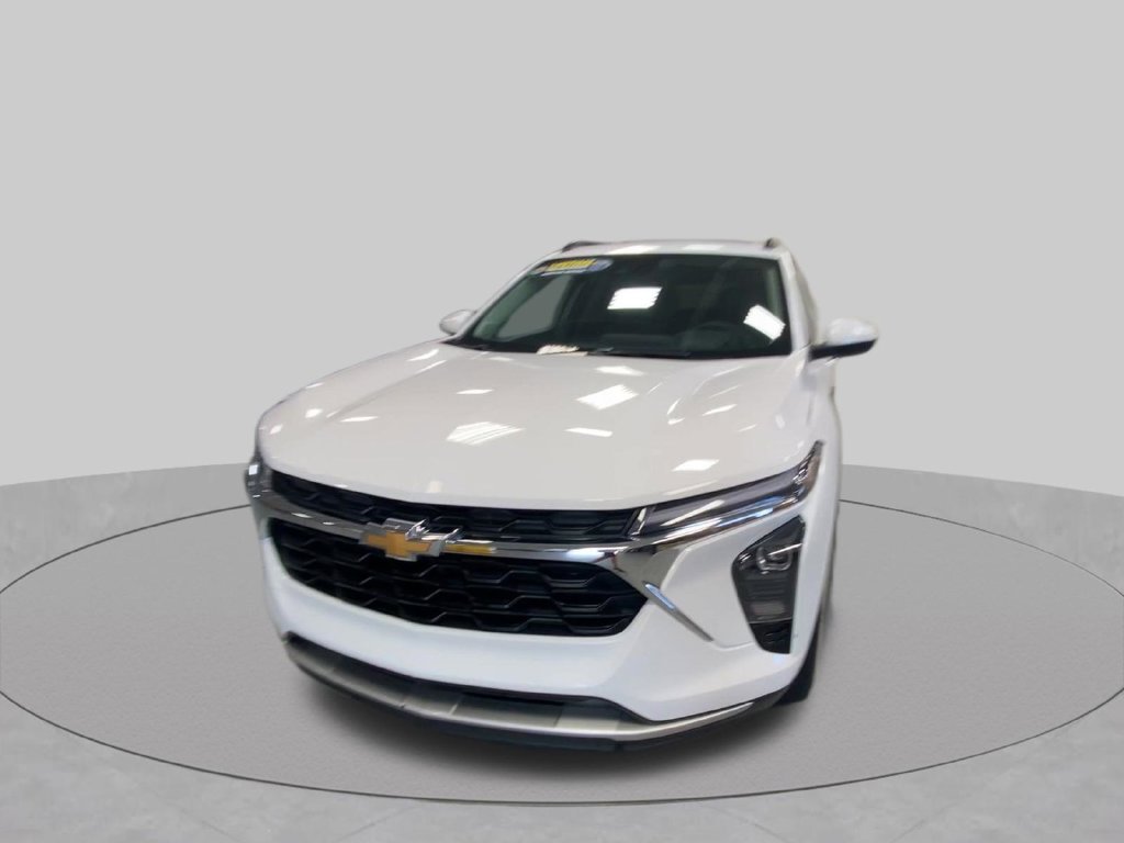 2025 Chevrolet Trax LT - Photo 5