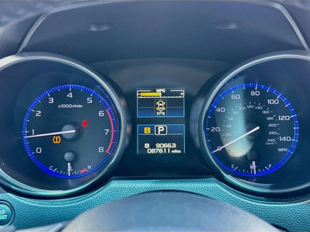 Used 2018 Gray Subaru 2.5i image 15