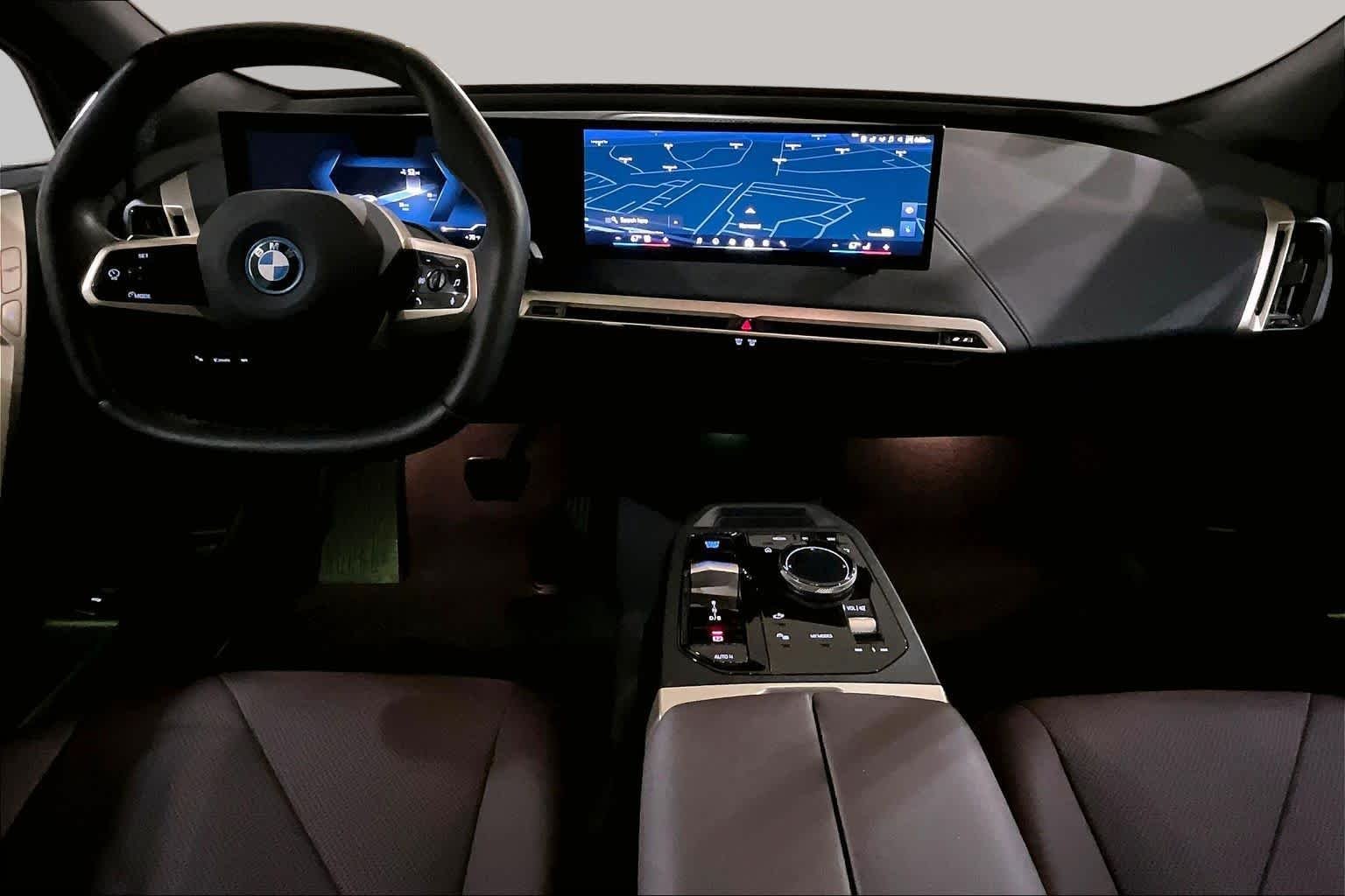 Used 2024 Alpine White BMW xDrive50 image 15