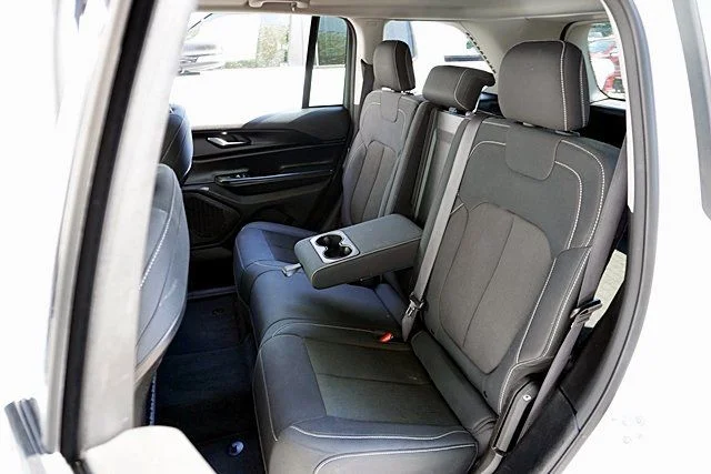 Used 2023 White Jeep Laredo image 16