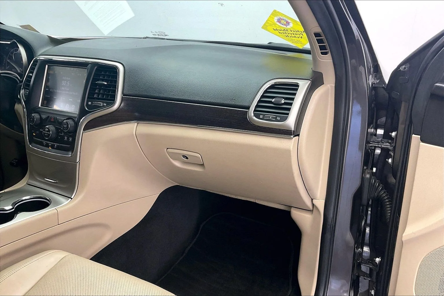 Used 2014 Granite Crystal Metallic Clearcoat Jeep Limited image 15