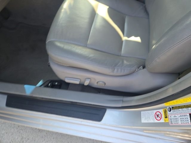 Used 2012 Silver Toyota XLE image 8
