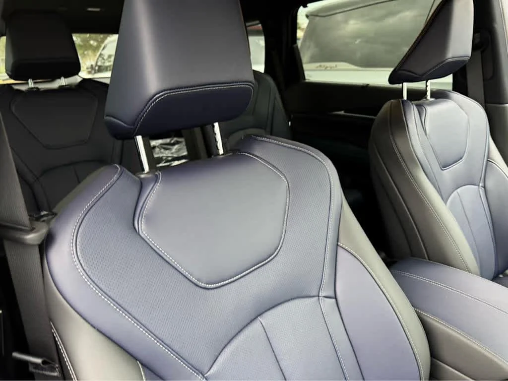 Certified Used 2026 Mineral Black INFINITI SPORT image 9