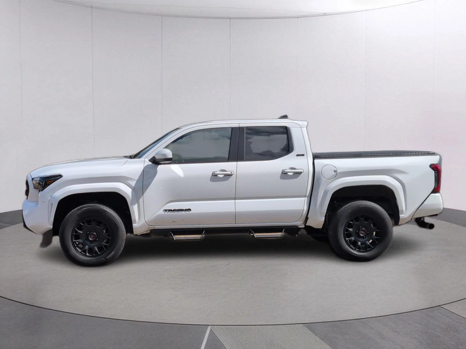 Used 2025 Ice Cap Toyota SR5 image 2