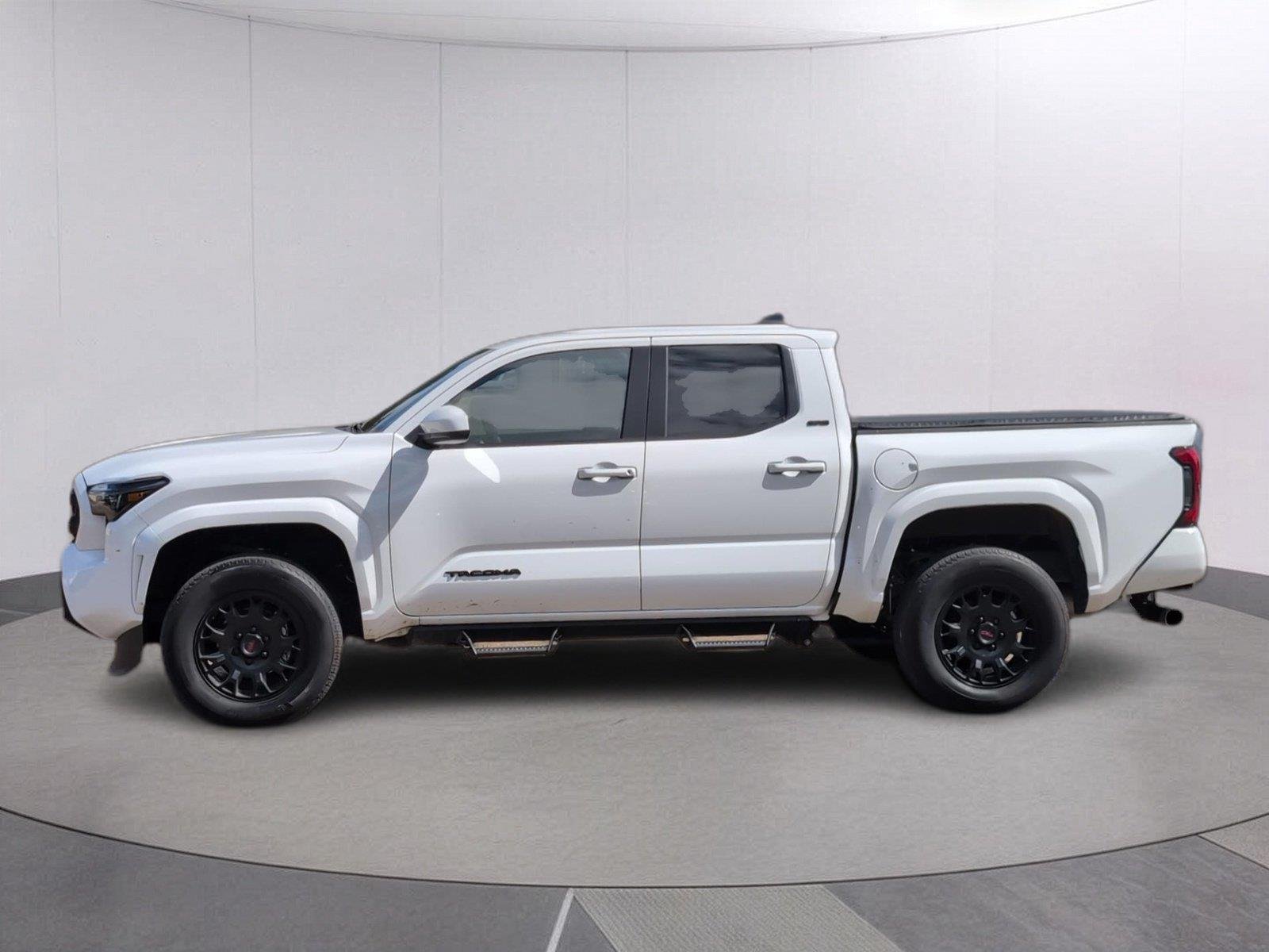 Used 2025 Ice Cap Toyota SR5 image 2