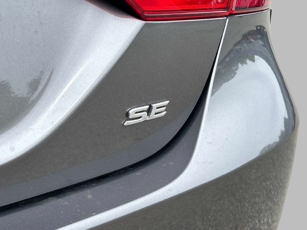 Used 2019 Gray Toyota SE image 12