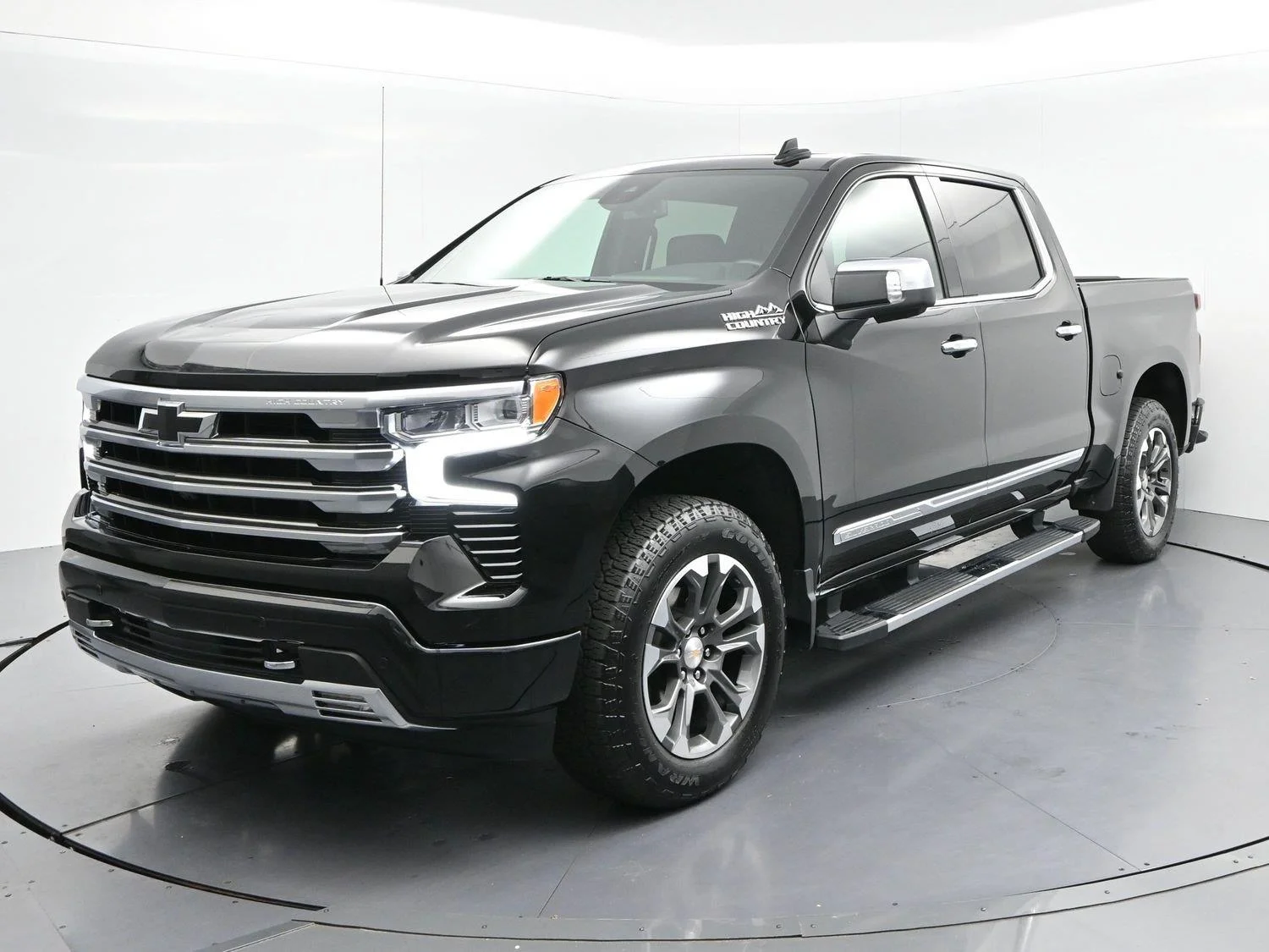 Used 2026 Black Chevrolet High Country image 3
