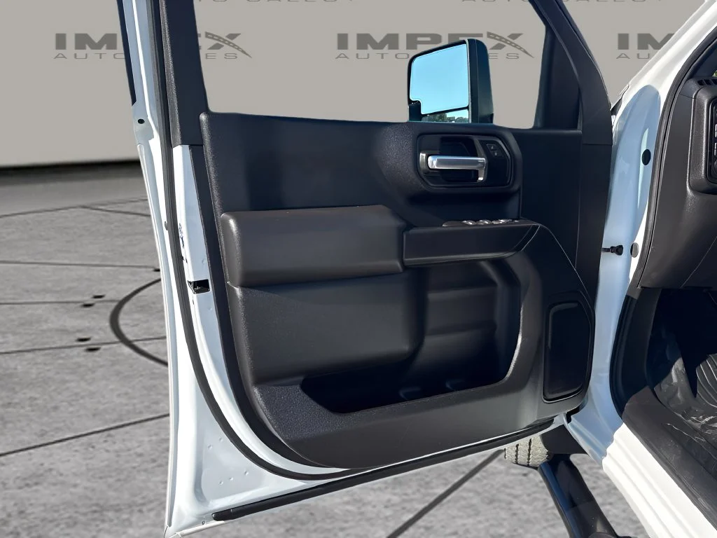 Used 2025 White Chevrolet Work Truck image 20