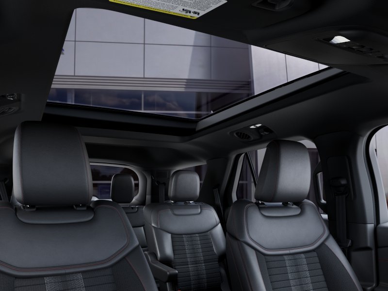 New 2027 Star White Metallic Tri-Coat Ford ST-Line image 45
