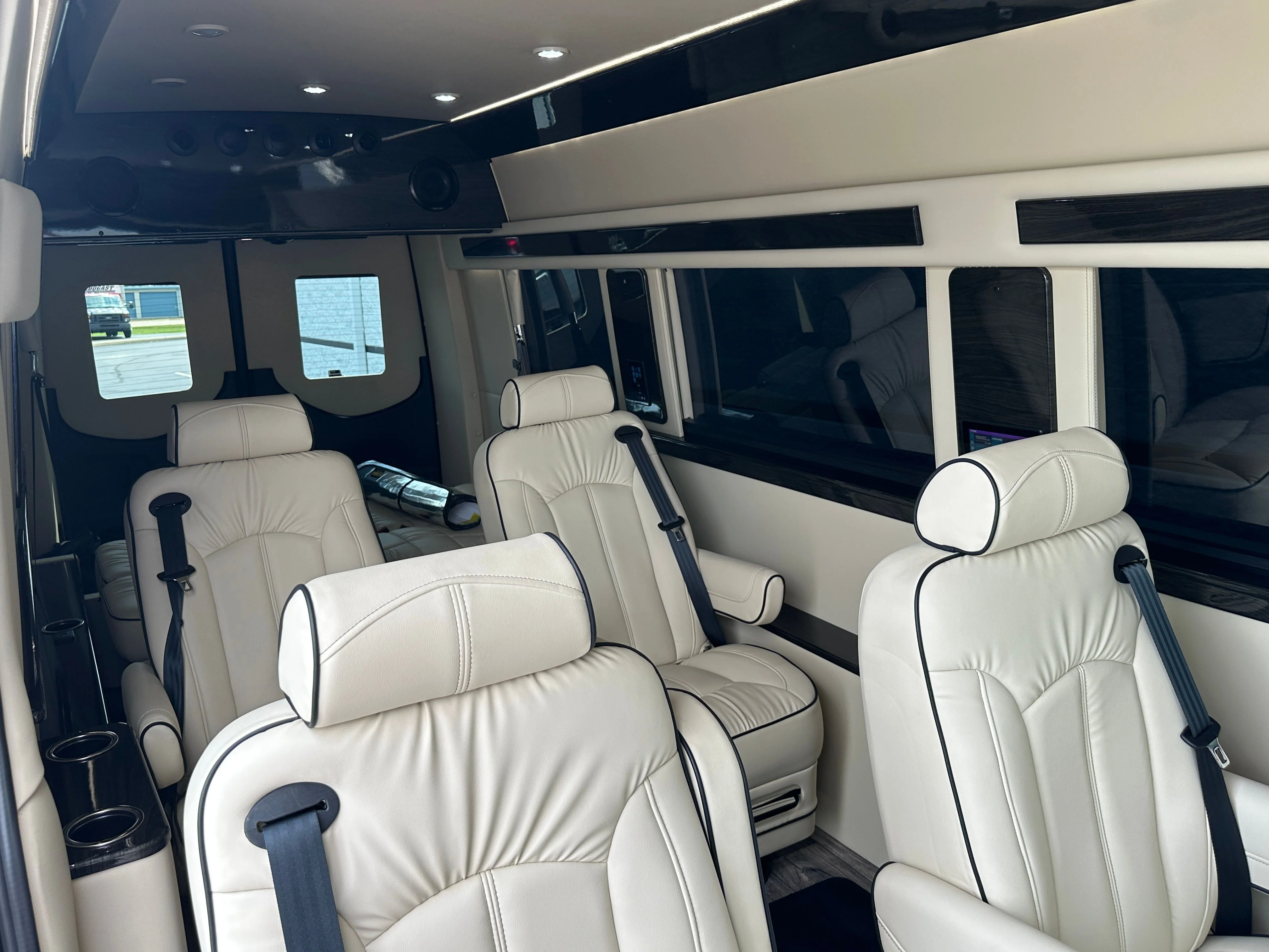 Used 2024 Obsidian Black Metallic Mercedes-Benz Midwest G55 Touring image 43