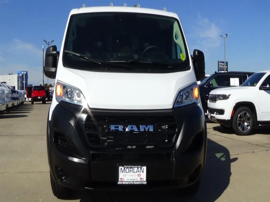 Used 2025 Bright White Clear Coat (pw7) RAM Tradesman 2500 image 3