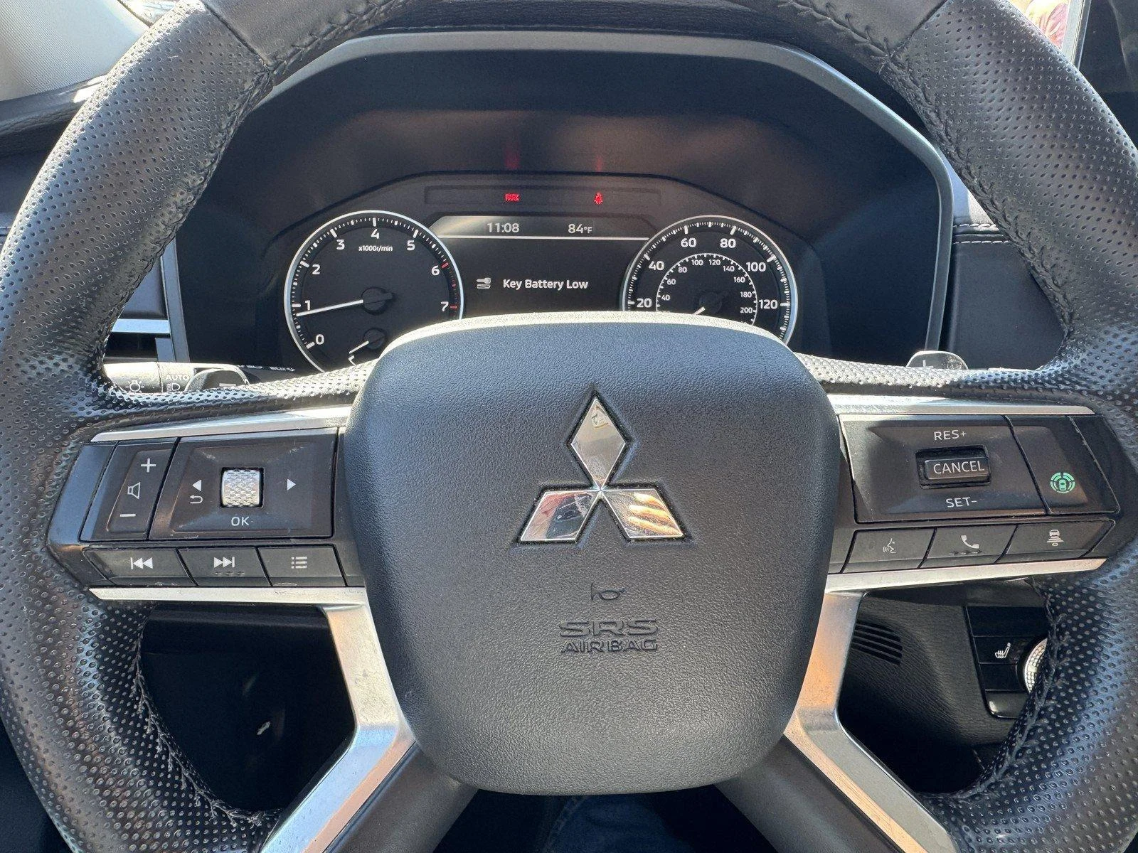 Used 2024  Mitsubishi SE image 26
