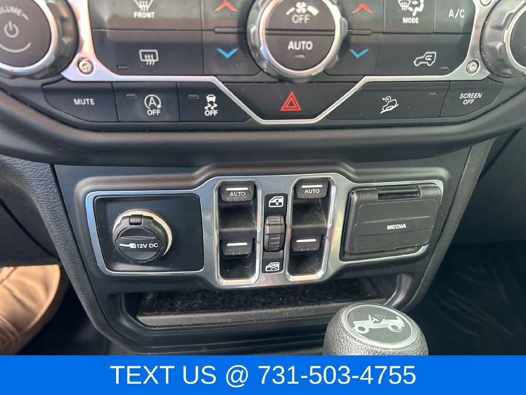 Used 2018 White Jeep Unlimited Sahara image 22