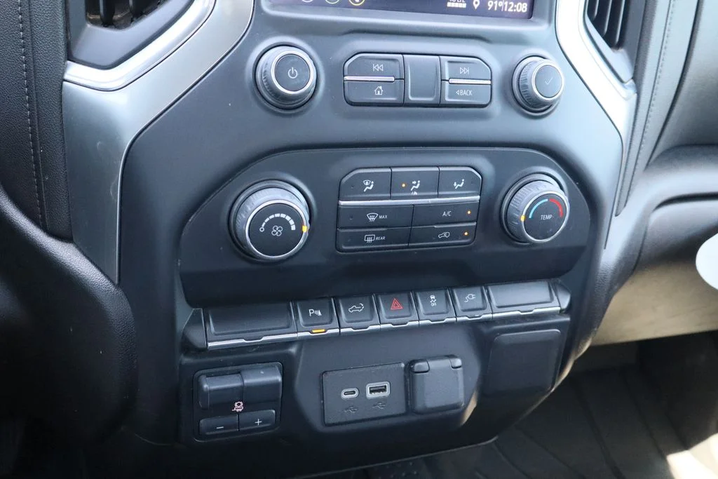 Used 2022 White Chevrolet LT image 18