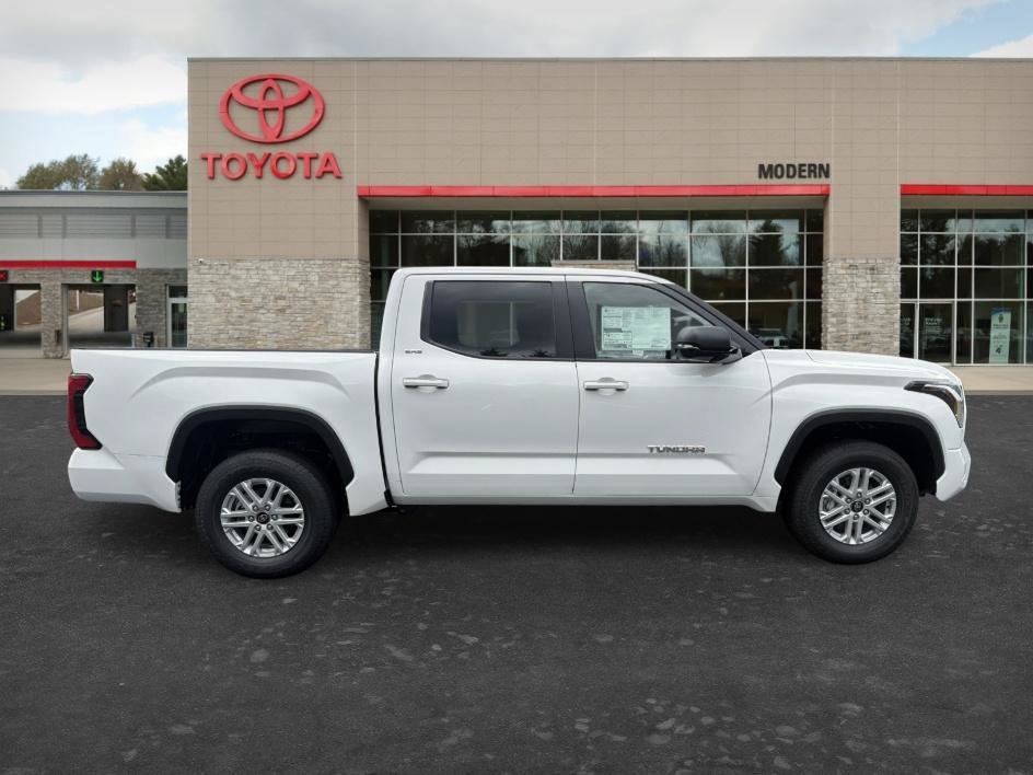 New 2026 Ice Cap Toyota SR5 image 4
