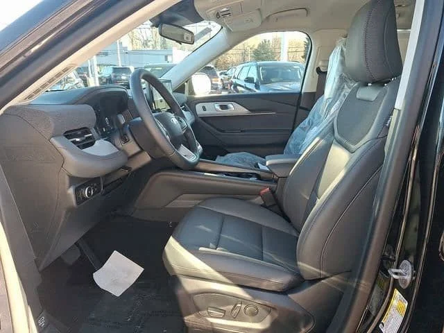 New 2026 Agate Black Metallic Ford Active image 8