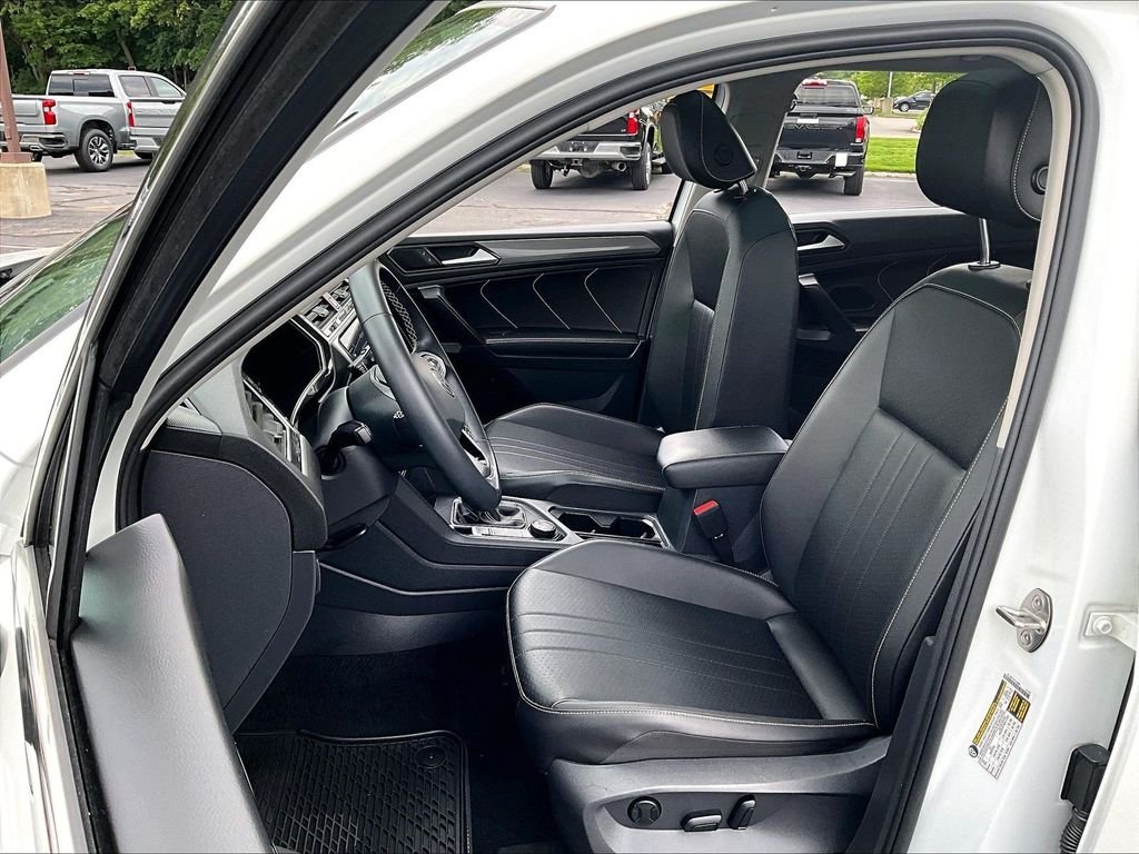 Used 2023 White Volkswagen 2.0T SE image 10
