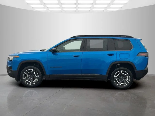 New 2026 Hydro Blue Pearl-Coat Exterior Paint Jeep Laredo image 4