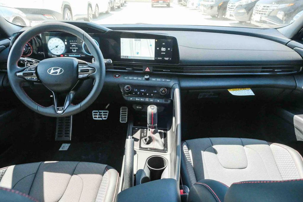2025 Hyundai Elantra N Line - Photo 15