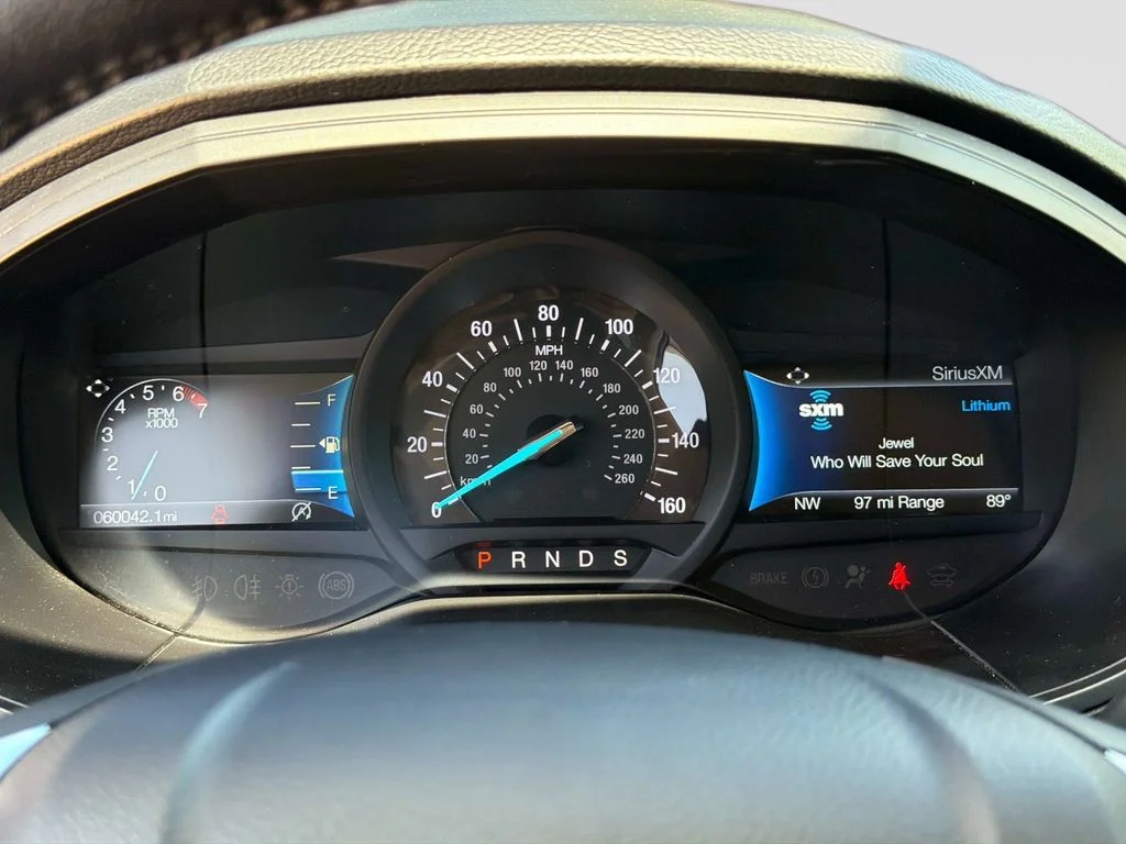 Used 2023 Red Ford SEL image 29