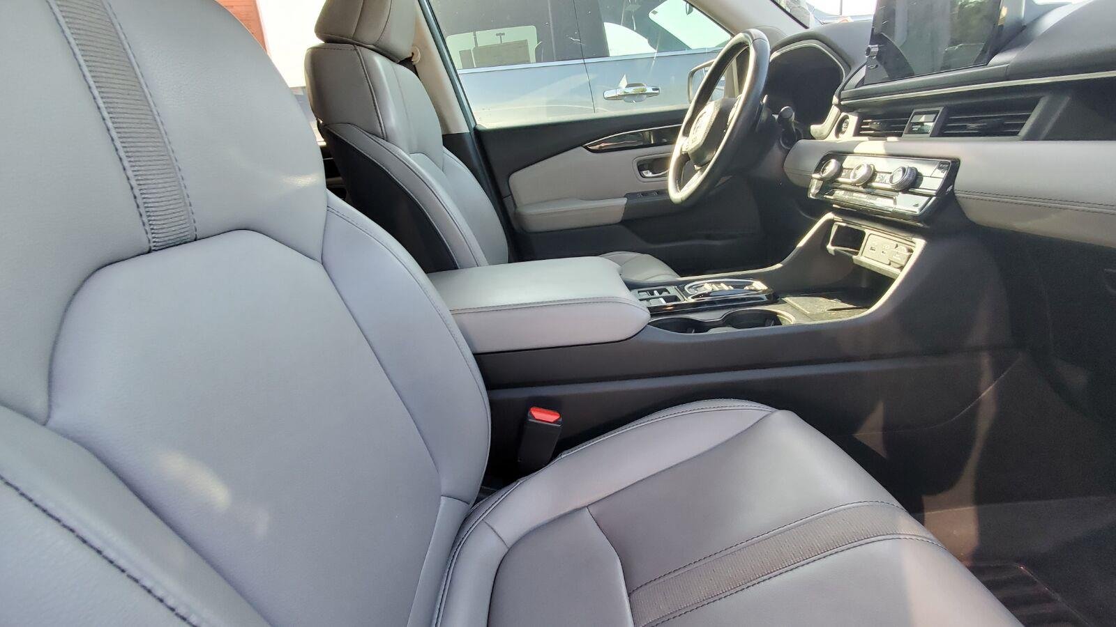 Used 2024 Lunar Silver Metallic Honda EX-L 7 Passenger image 4