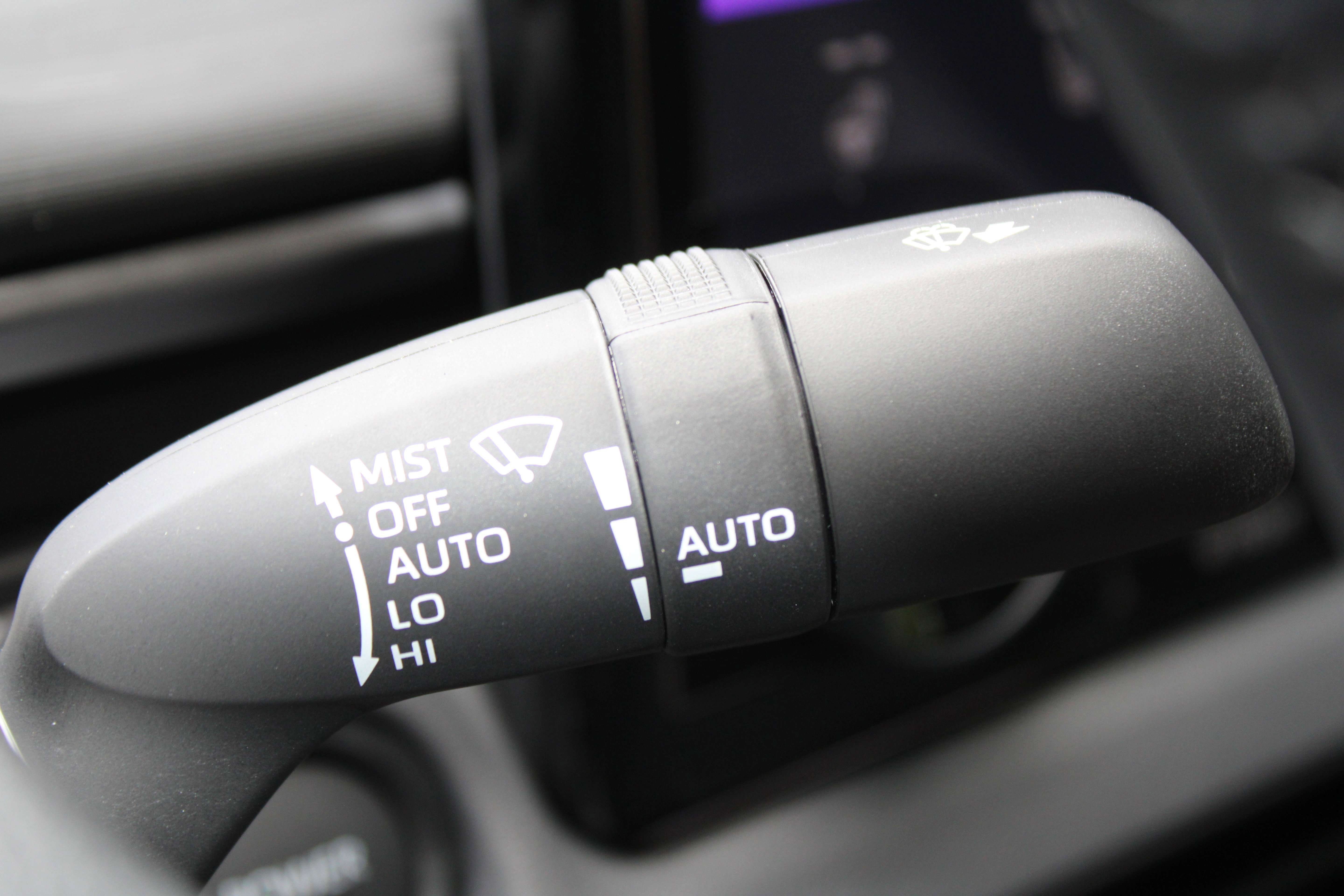 New 2026 Wind Chill Pearl <sup>1</sup> Toyota  SE image 38