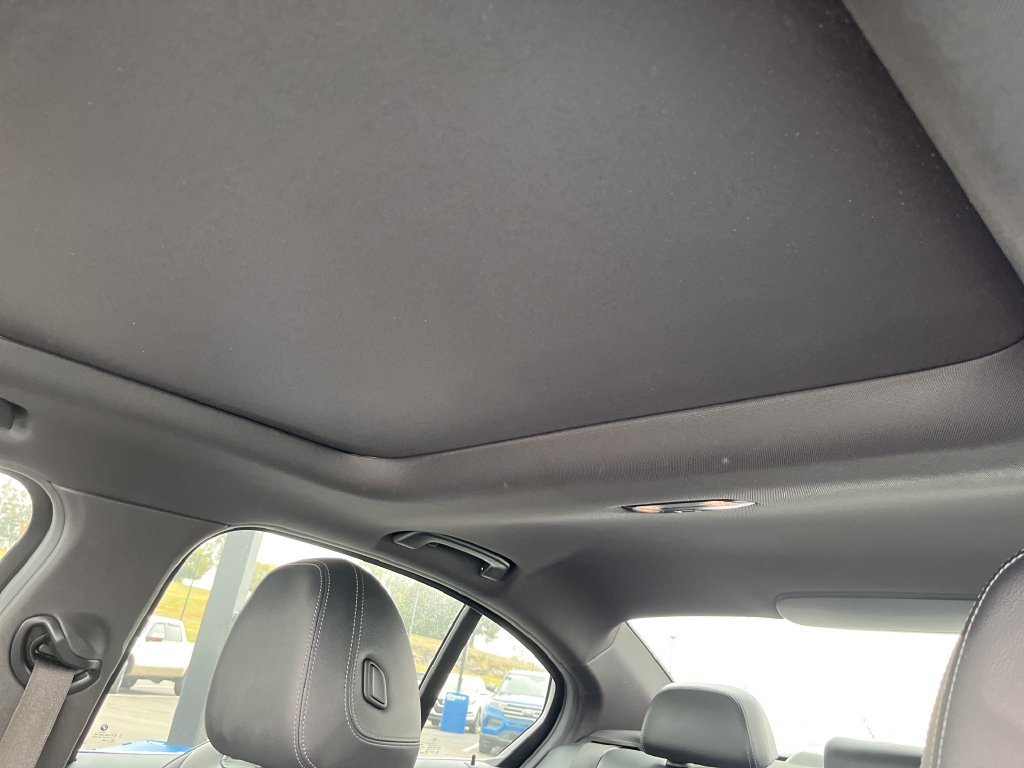 Used 2022 White BMW 330i xDrive image 22