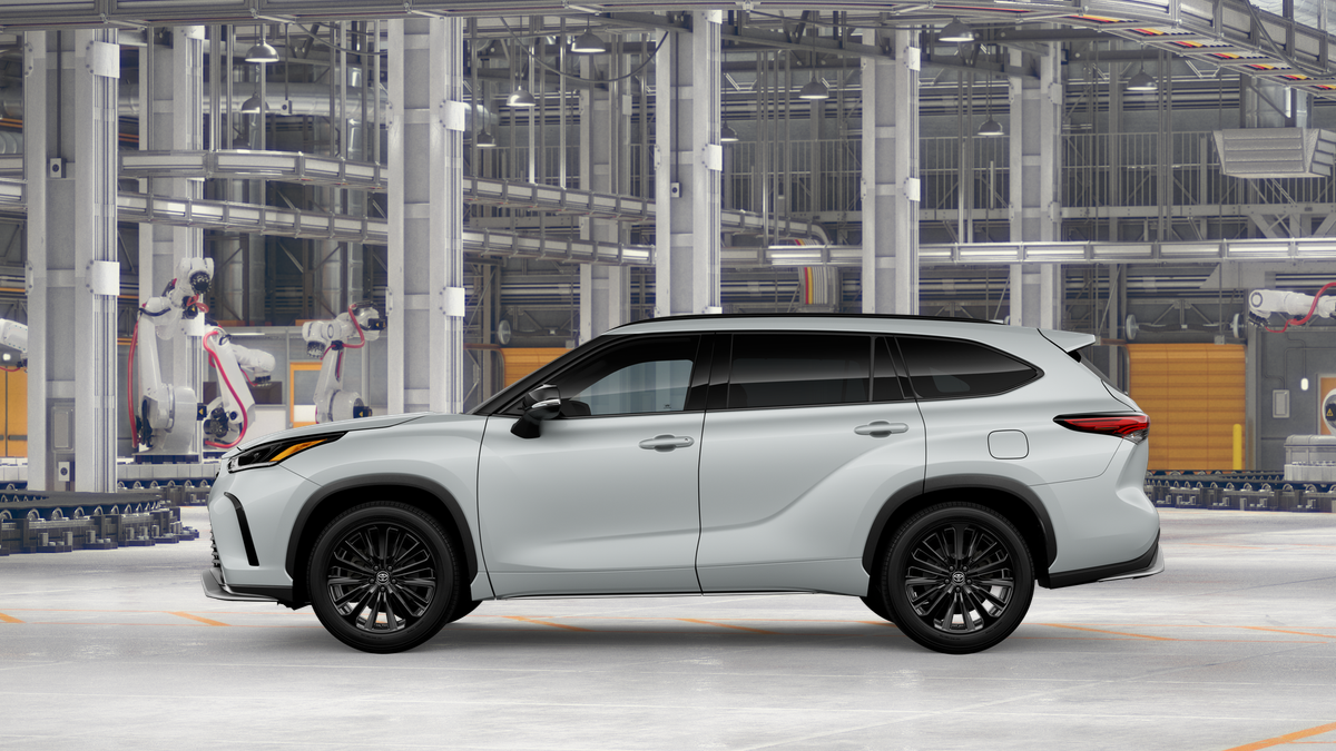 New 2026 Wind Chill Pearl Toyota XSE image 4