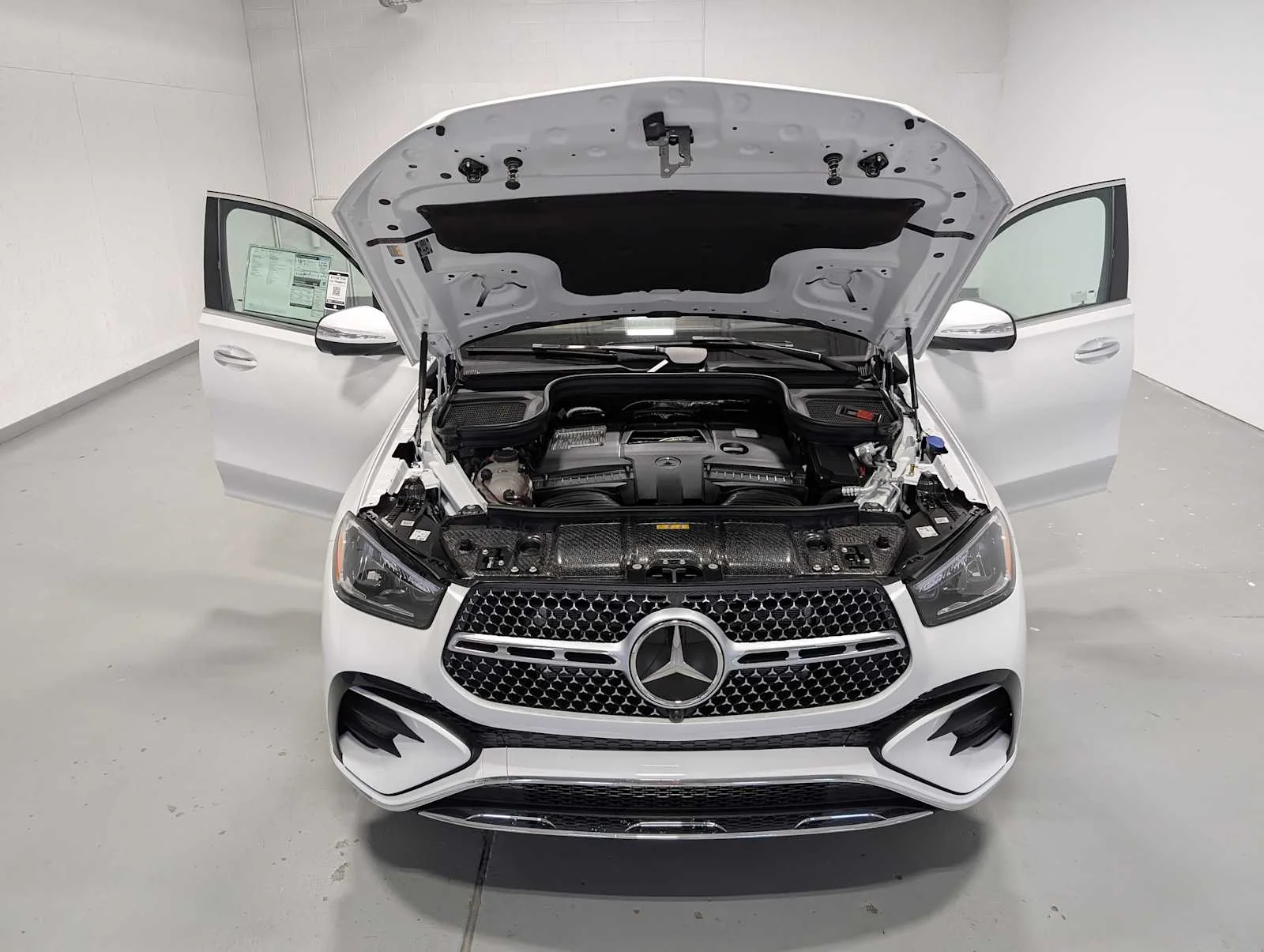 Certified Used 2026 MANUFAKTUR Moonlight White Metallic Mercedes-Benz GLE 580 image 11