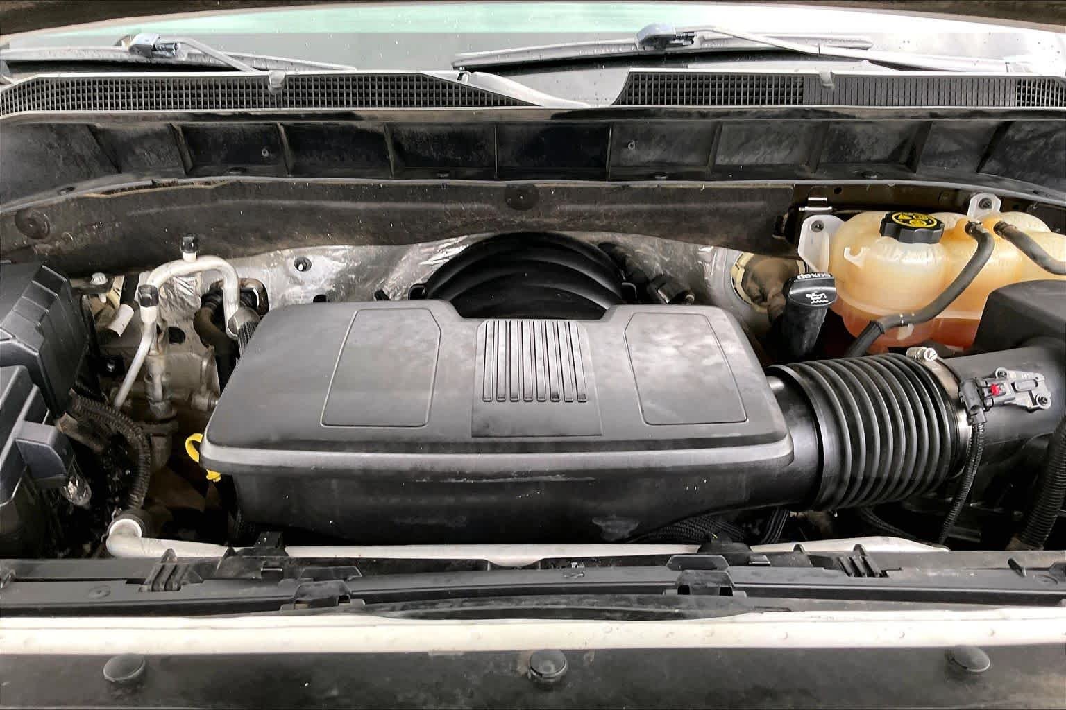 Used 2023 Summit White Chevrolet LT image 31