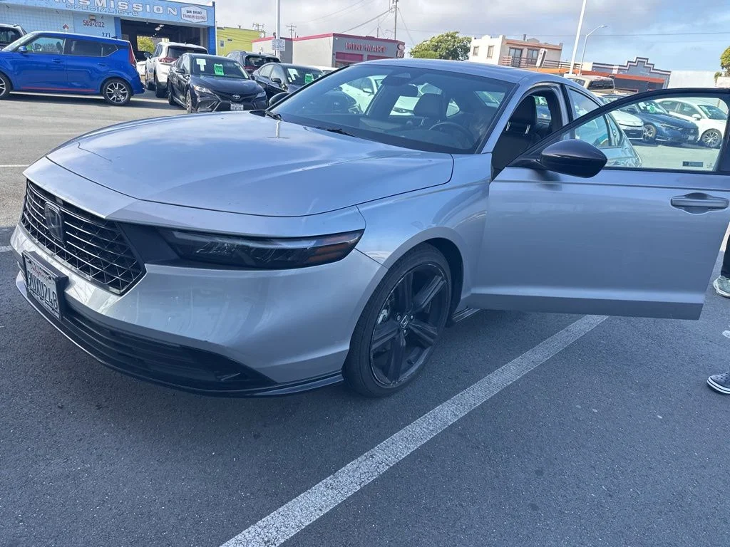 Used 2025 Silver Honda Sport-L image 12