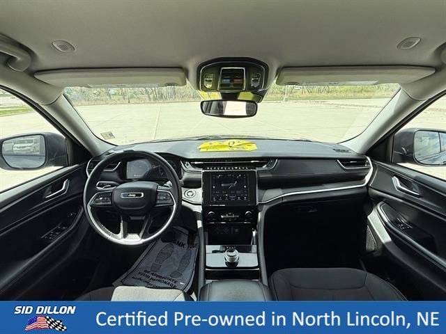 Certified Used 2023 Diamond Black Crystal Pearlcoat Jeep Laredo image 18