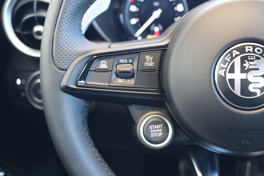 2025 Alfa Romeo Giulia Base - Photo 32