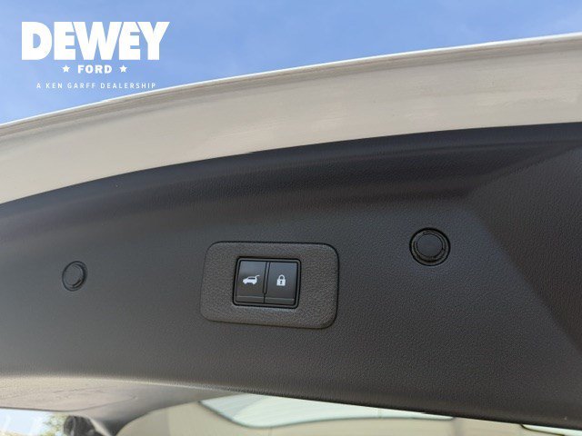 Certified Used 2022 Aspen White Nissan Platinum image 32
