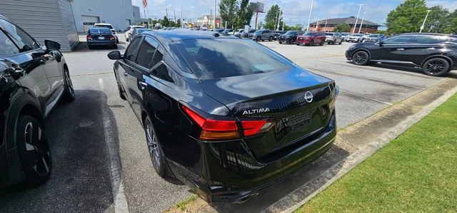Used 2024 Black Nissan 2.5 SV image 4