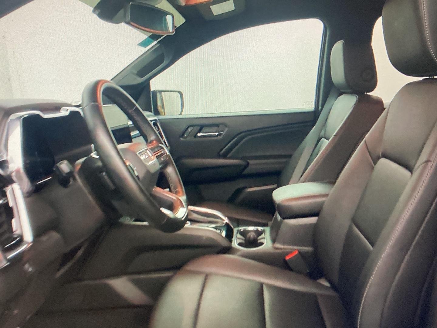 Used 2023 Onyx Black GMC Elevation image 6