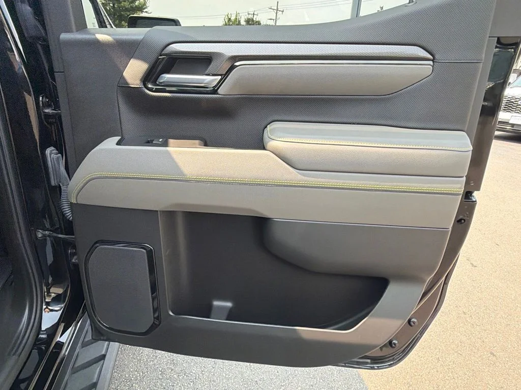 Used 2025 Black Chevrolet ZR2 image 14