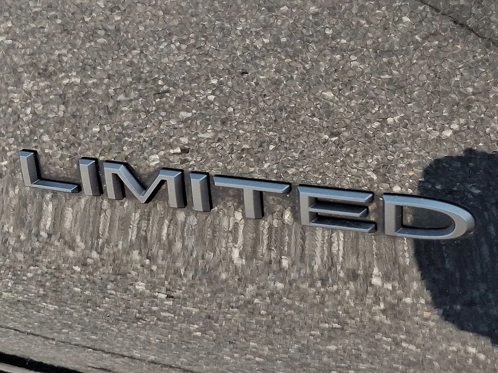 Used 2025 Black Chrysler Limited image 33