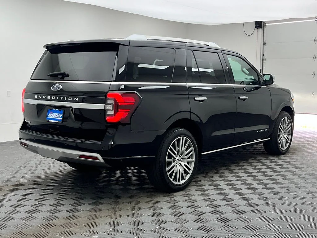 Used 2022 Black Ford Platinum image 9