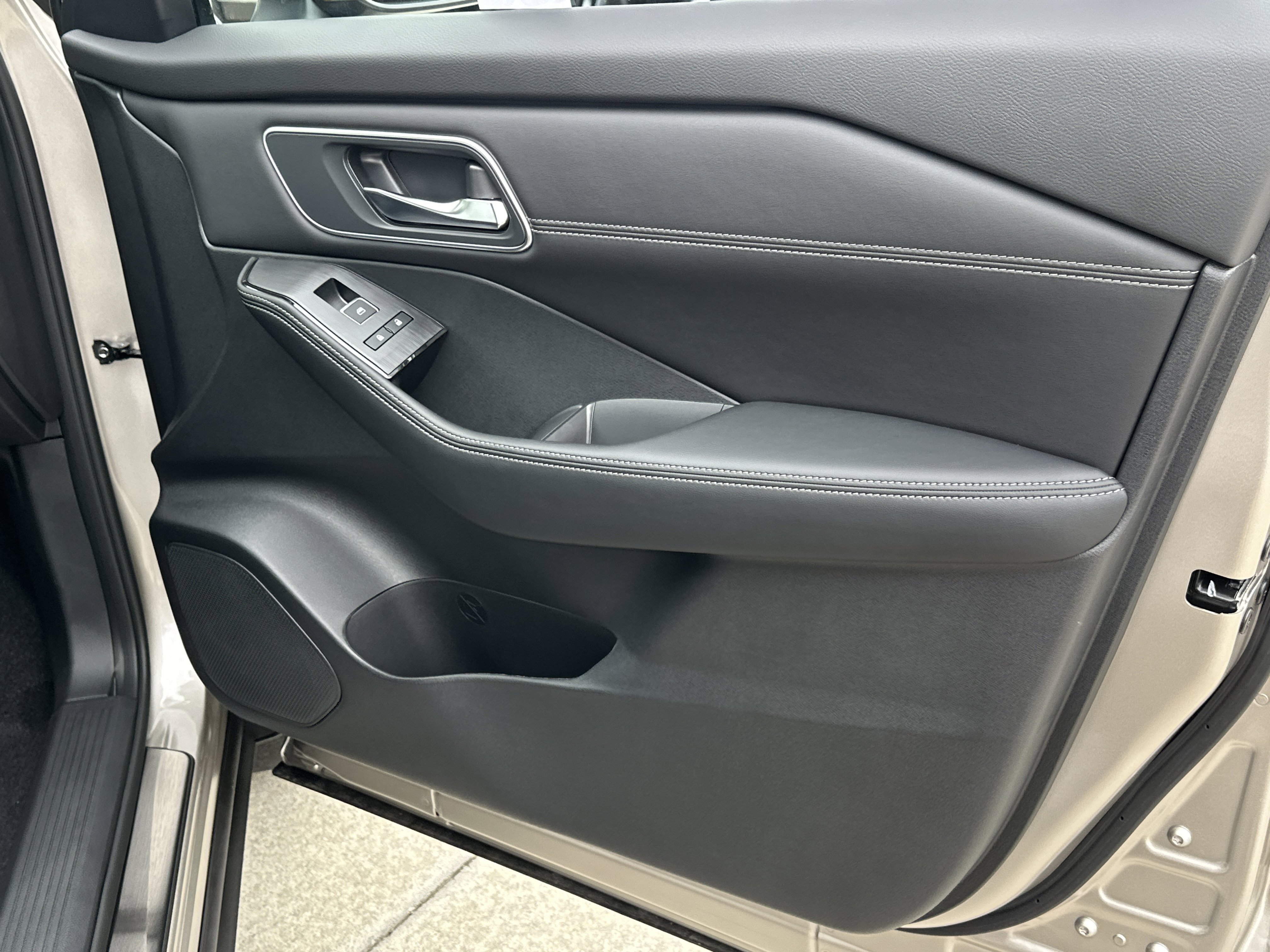 2026 Nissan Rogue Platinum - Photo 15