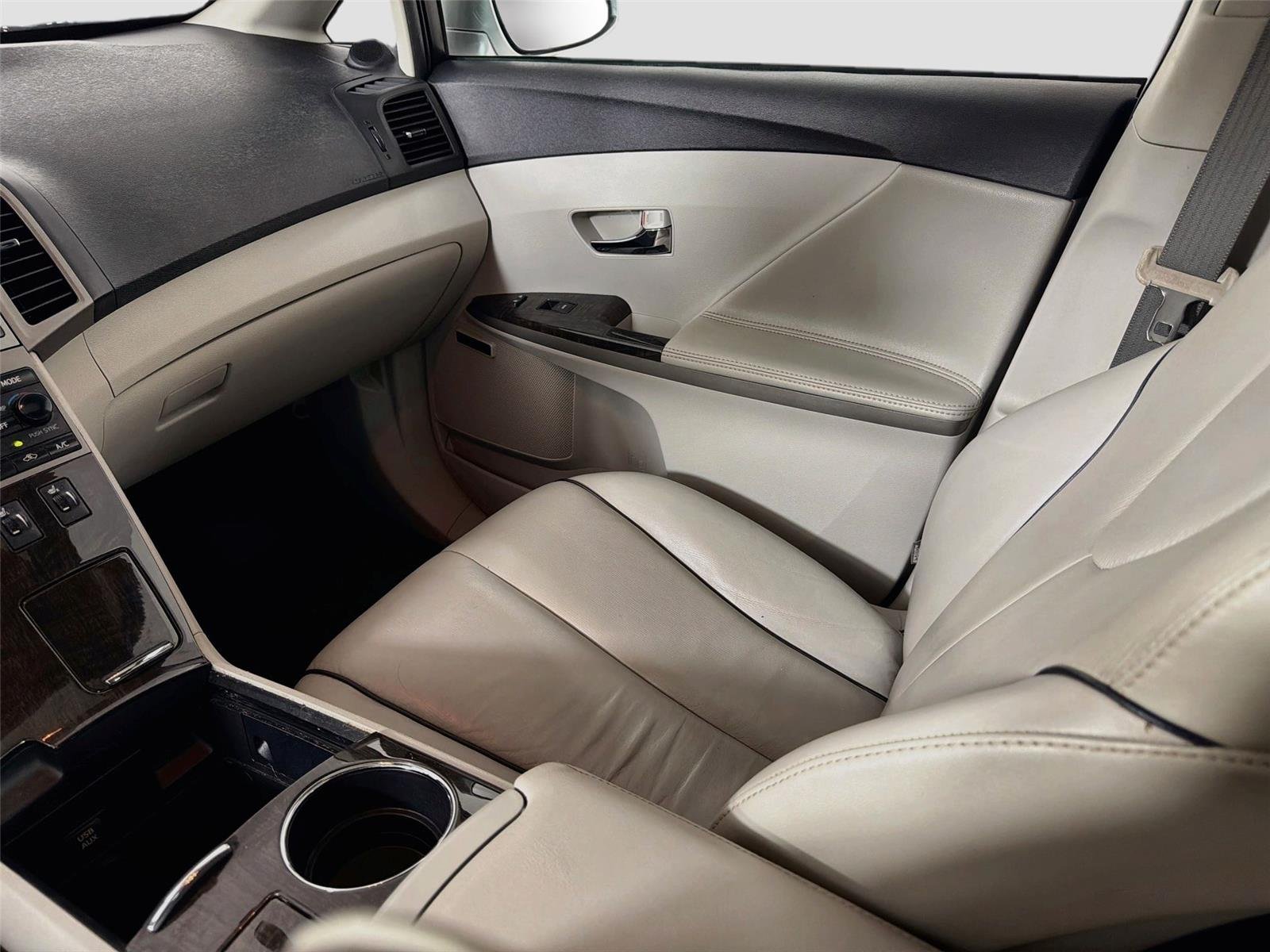 Used 2013 Classic Silver Metallic Toyota Limited image 24