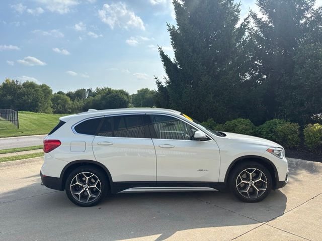 Used 2017 White BMW xDrive28i image 6