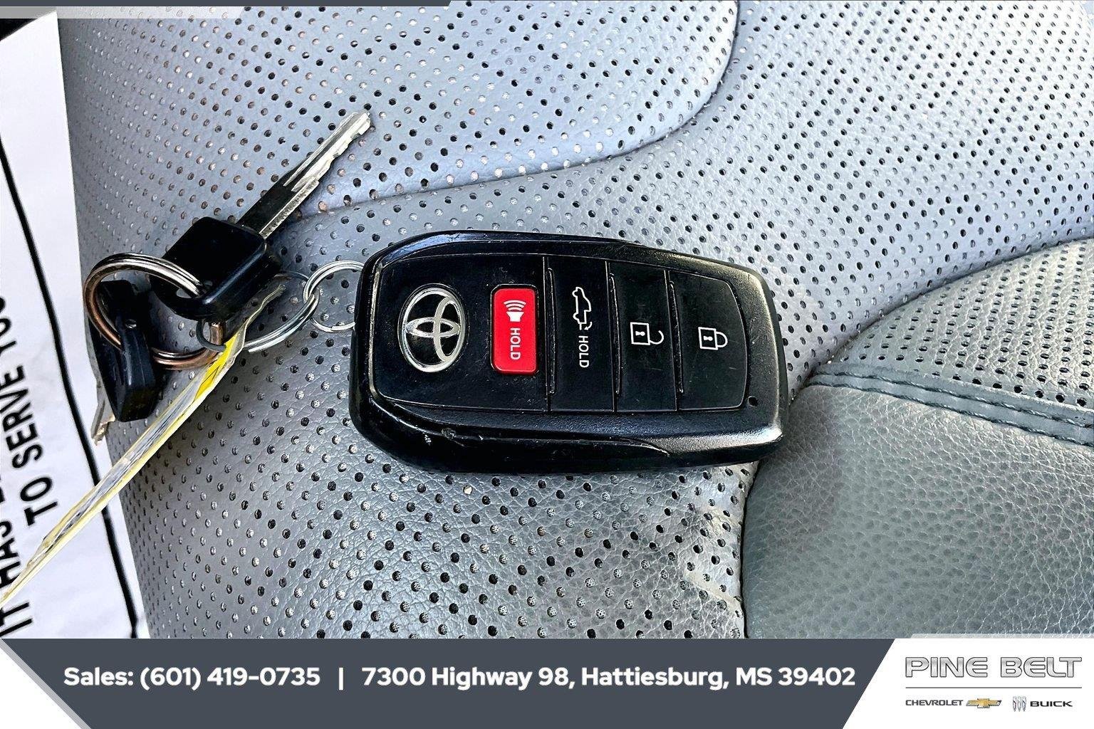 Used 2023 White Toyota SR5 image 10
