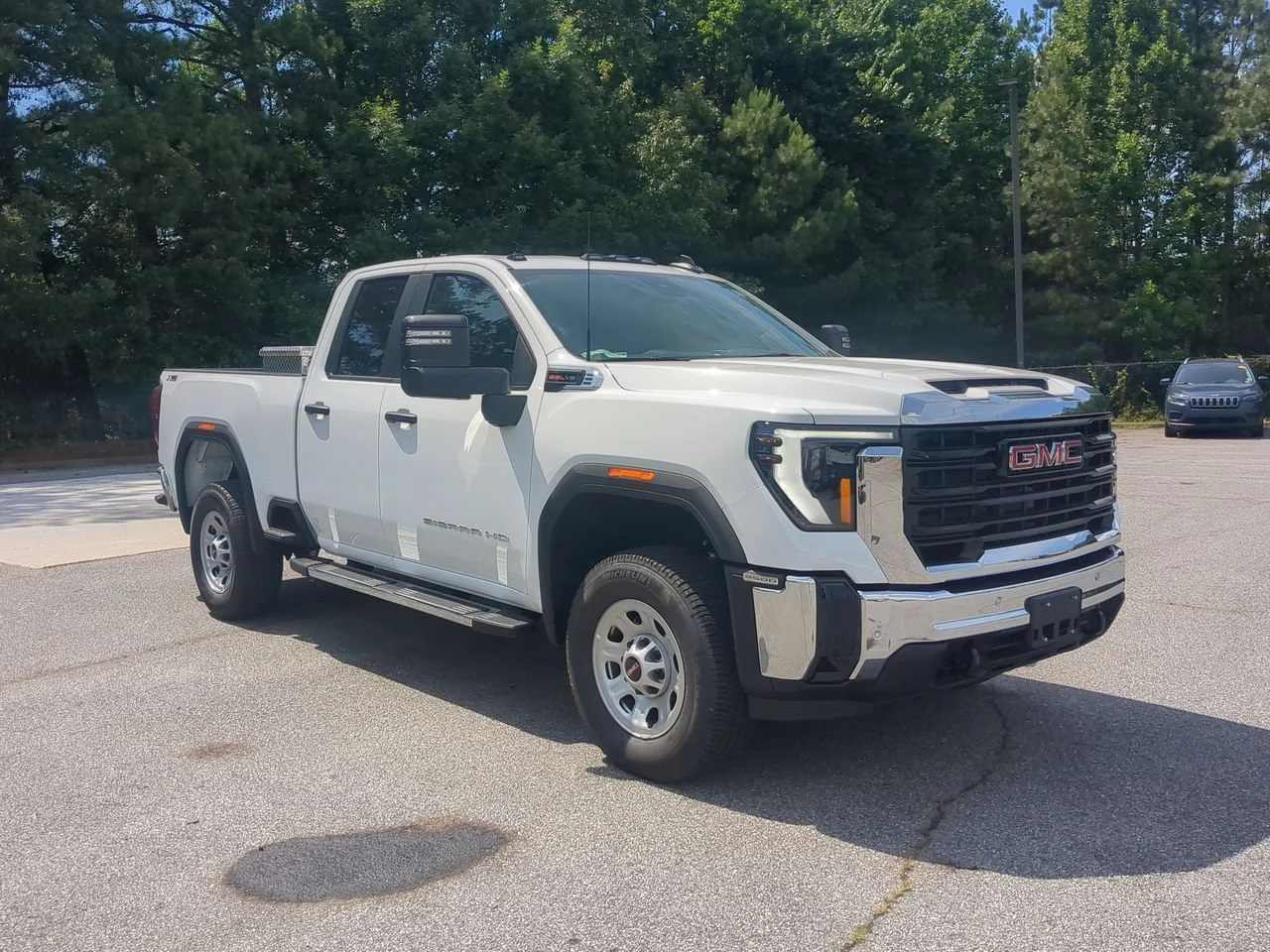 New 2026 Summit White GMC Pro image 2