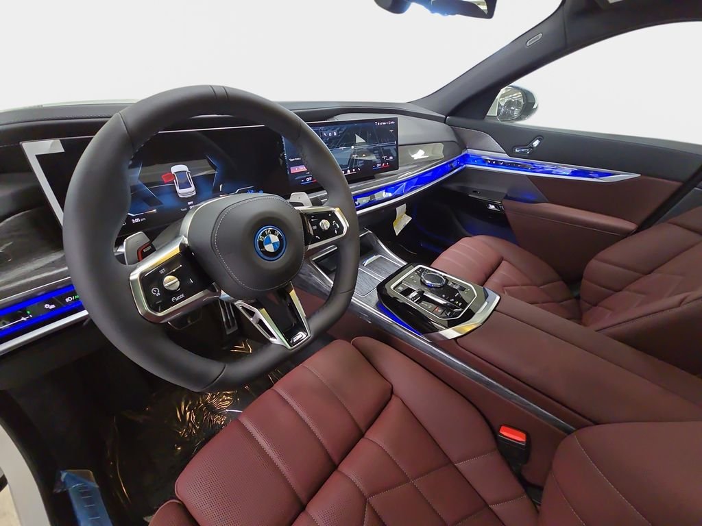 2026 BMW 7 Series 750e - Photo 13