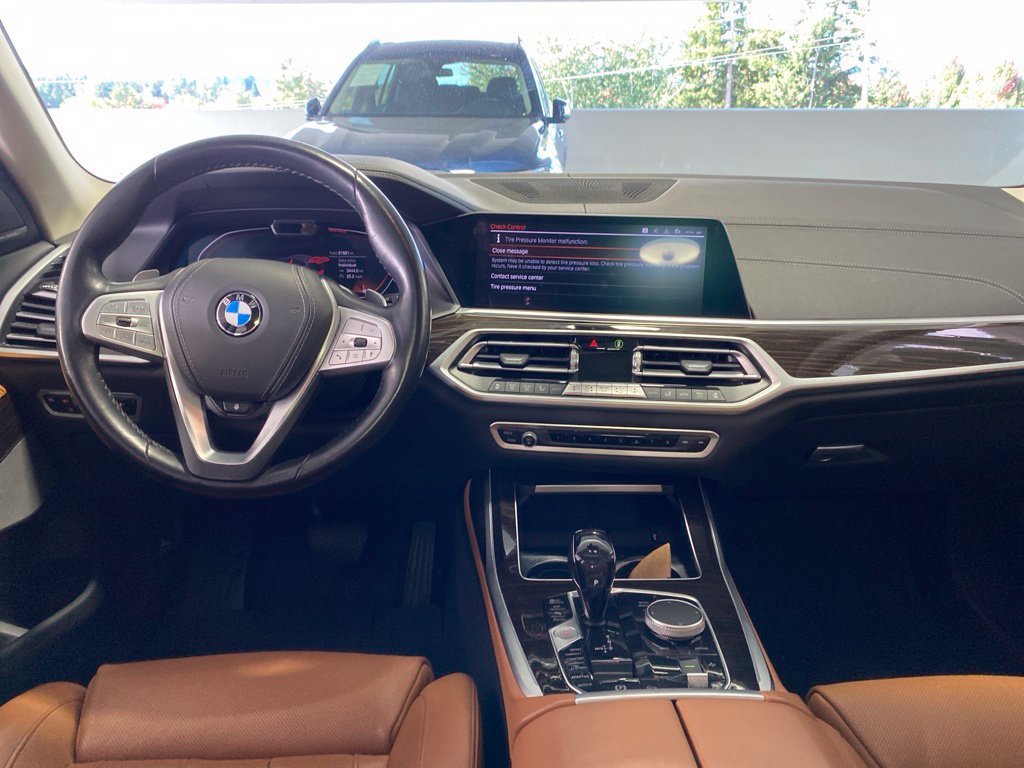 Used 2019 Black Sapphire Metallic BMW xDrive40i image 12